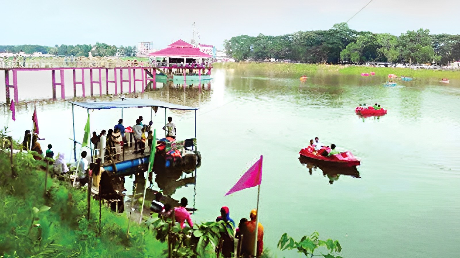 ঈদের ছুটিতে বিনোদন কেন্দ্রে দর্শনার্থীদের উপচেপড়া ভীড়!