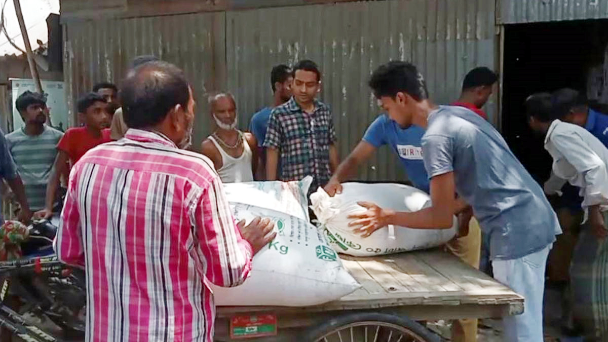 ভূঞাপুরে সরকারি চাল বিক্রি করে পালিয়ে গেলেন ইউ‌পি সচিব