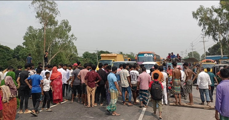 মির্জাপুরে এসএসসি পরীক্ষাদের ওপর হামলা আহত ১২ জন মহাসড়ক অবরোধ