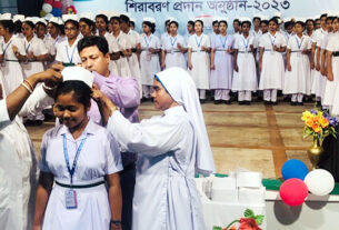 মির্জাপুরে কুমুদিনী নার্সিং কলেজের ছাত্রীদের ক্যাপ প্রদান
