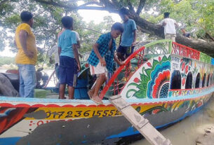 বাসাইলে পিকনিকের নৌকা থেকে পড়ে নিখোঁজ ১