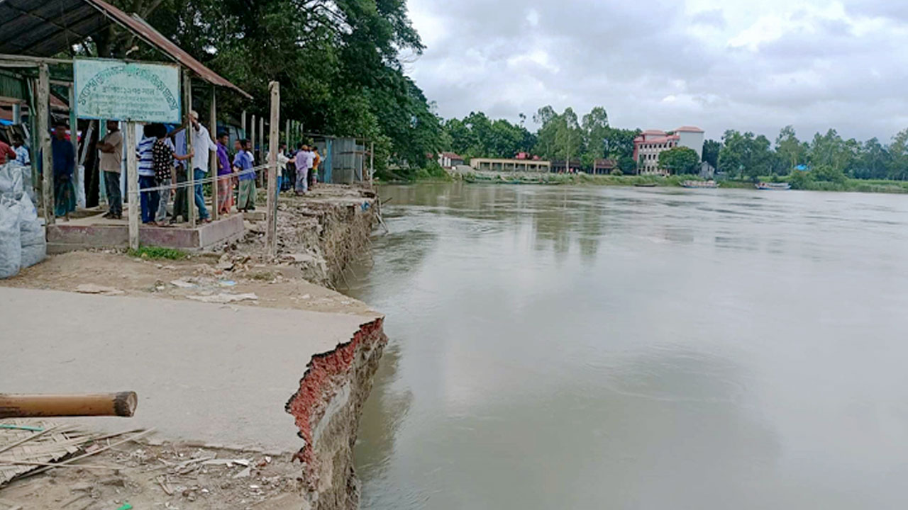 মির্জাপুরে নদীভাঙন অব্যাহত