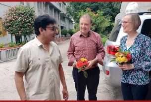 ব্রিটিশ হাইকমিশনারের কুমুদিনী হাসপাতাল পরিদর্শন