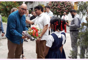 মার্কিন রাষ্ট্রদূত পিটার হাস কুমুদিনী কমপ্লেক্স পরিদর্শন করলেন